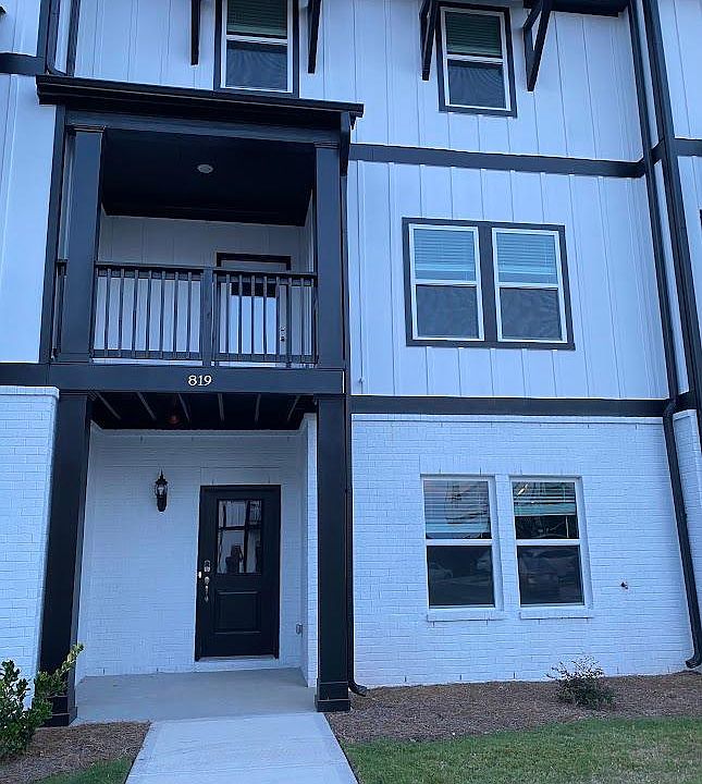 1st image of 113 Lincoln St #819