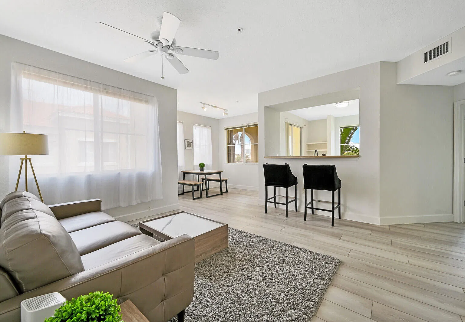 2 bed, 2.0 bath, 1403 sqft, $2,800 — Photo 4
