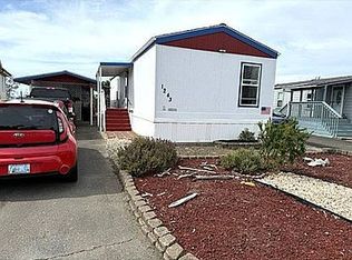 1243 Embarcadero Cir, Coos Bay, OR 97420