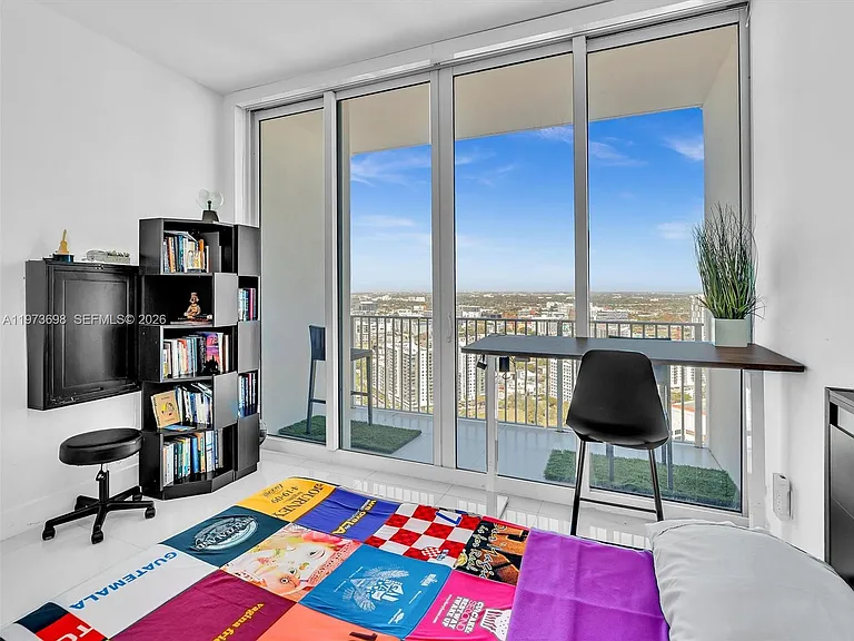 2020 N Bayshore Dr #3303 — Photo 32