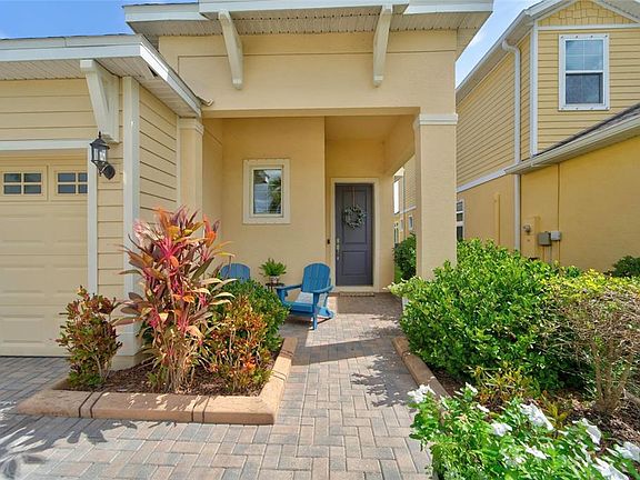 3rd image of 303 Blackrock Ln