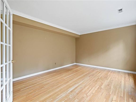 5th image of 1616 Swinton Ln