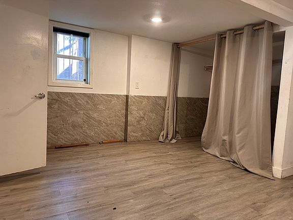 4th image of 126 W 7th Ave