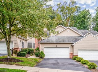 52 Leonard Ter, Roseland, NJ 07068