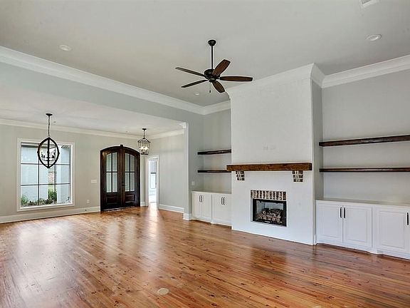 3rd image of 176 Grace Dr