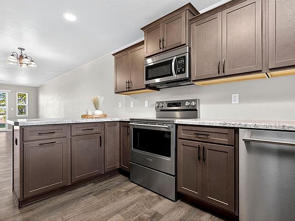 4th image of 524 Founders Way