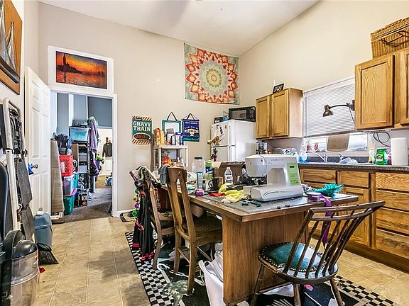 5th image of 1422-24 Arts St