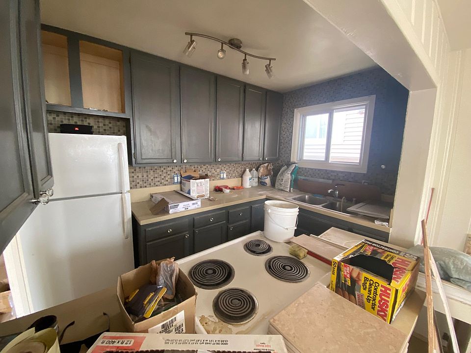 2nd image of 723 Santa Barbara Pl