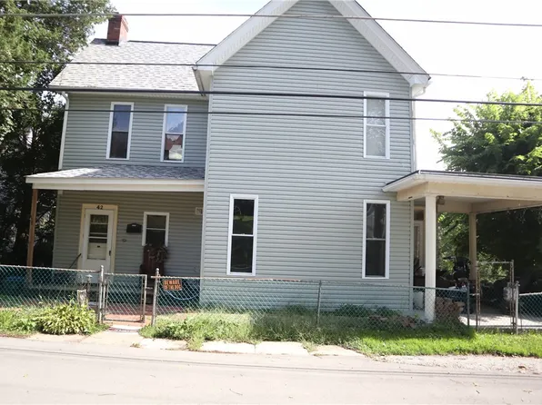 42 Pennsylvania Ave, California, PA 15419