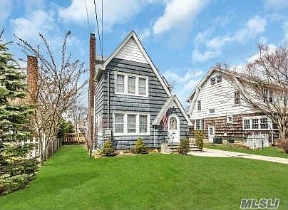 3rd image of 127 Carman Ave