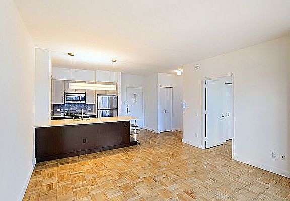 5th image of 312 11th Ave APT 14N