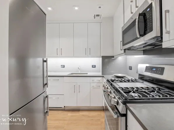 721 5th Avenue image 7 of 14