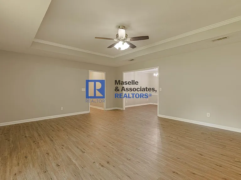 114 Fox Meadow Dr — Photo 8