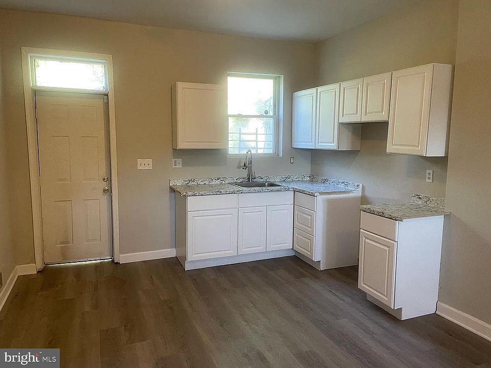 1st image of 2658 Presbury St