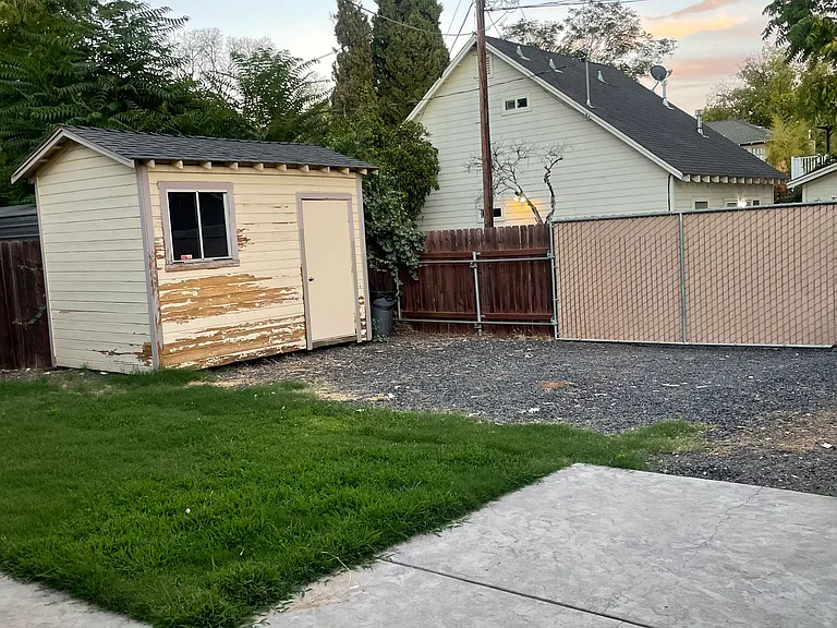 965 Montgomery St — Photo 10