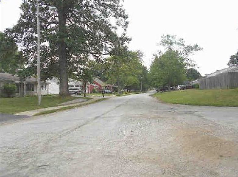 2nd image of 708 Governor Rd