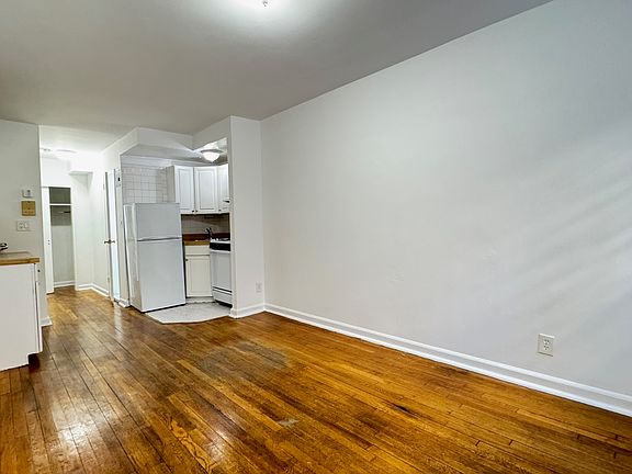 4th image of 319 W 22nd St APT 1B