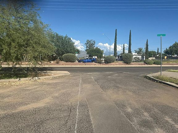 5th image of 3510 S Pantano Rd