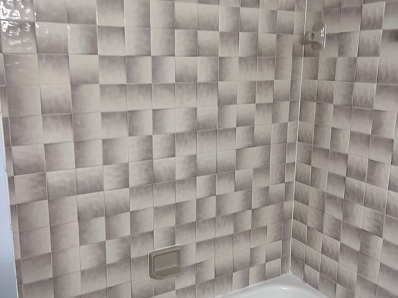 3rd image of 4234 Goldenrod Ln N