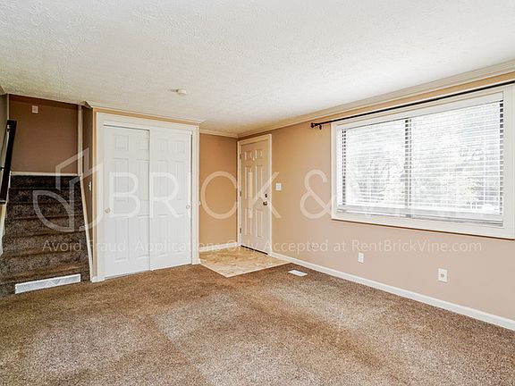 3rd image of 2349 Warfield Dr