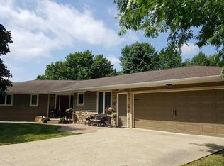203 2nd Ave SE, Geneva, MN 56035