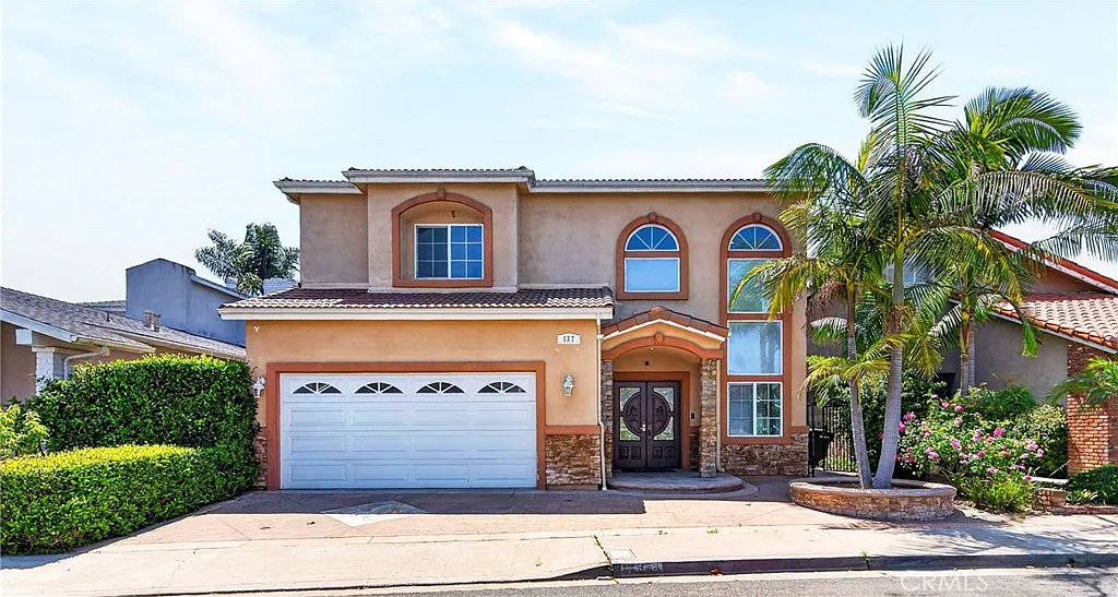 4 bed, 5.0 bath, 3887 sqft, $7,500 — Photo 1