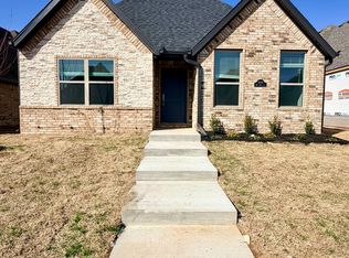 3000 SW Lovely Ln, Bentonville, AR 72712