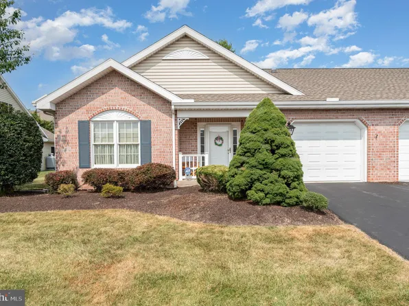 27 Blue Mountain Vis, Mechanicsburg, PA 17050