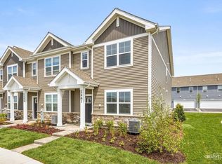 2261 Riesling Rd, Oswego, IL 60543