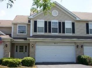 461 Windham Cove Dr, Crystal Lake, IL 60014