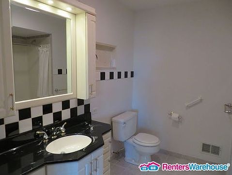 5th image of 4700 Gaywood Dr