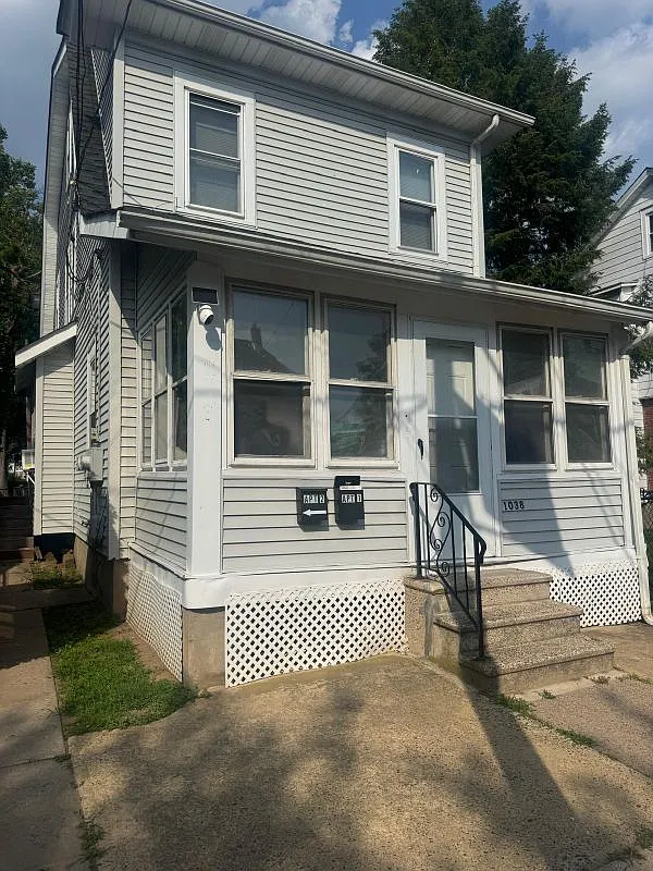 3 bed, 1.0 bath, 600 sqft, $1,500 — Photo 1
