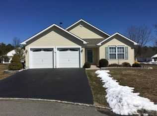 1 Roseville Ct, Whiting, NJ 08759