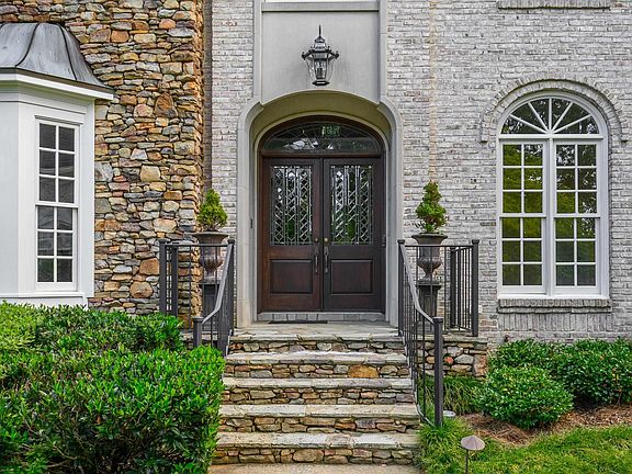 4th image of 1080 Greymoor Rd