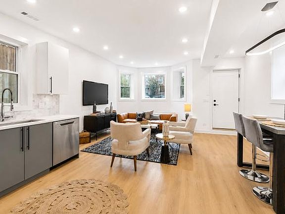 2nd image of 2049 N Kedzie Ave #1A