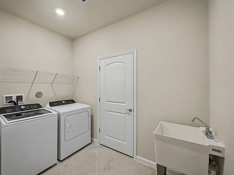 14172 SW Incarnadine Ln — Photo 15