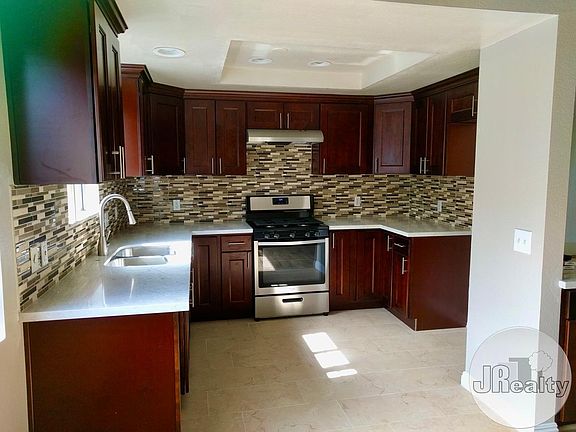 5th image of 519 E Hazel St Unit 16