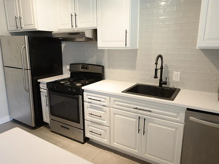 655 N Washington St #1C — Photo 2