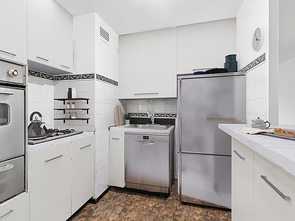 3rd image of 15 Charles St APT 5H