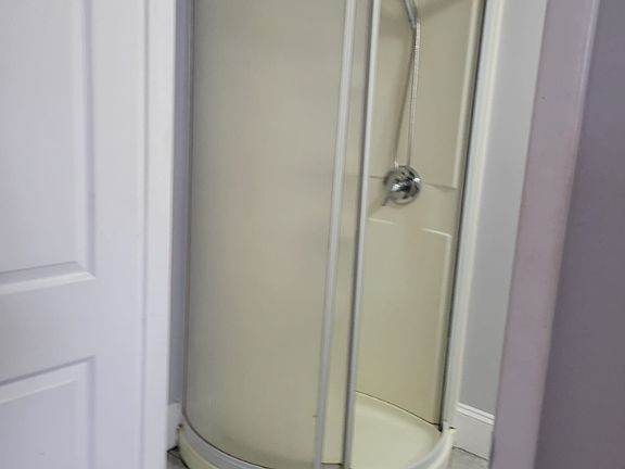 3rd image of 2949 W Peterson Ave #1R
