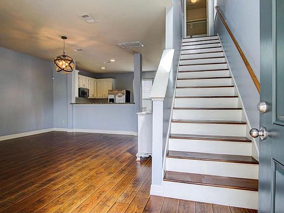 Spacious entry