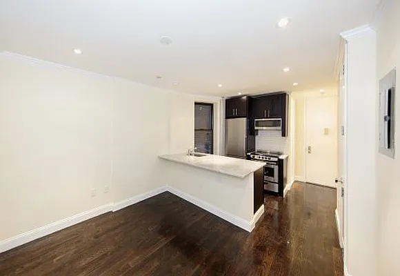 Rented by Icon Realty Management | media 18