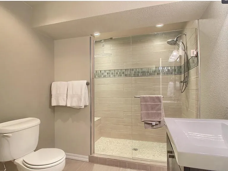 1130 Utica Cir — Photo 19