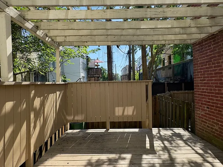 709 Scott St — Photo 6