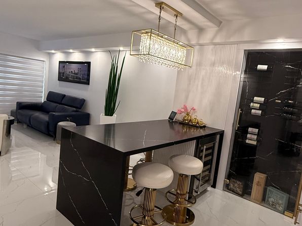 400 Kings Point Dr APT 903