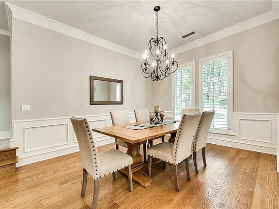 4th image of 204 Lost Canyon Ct