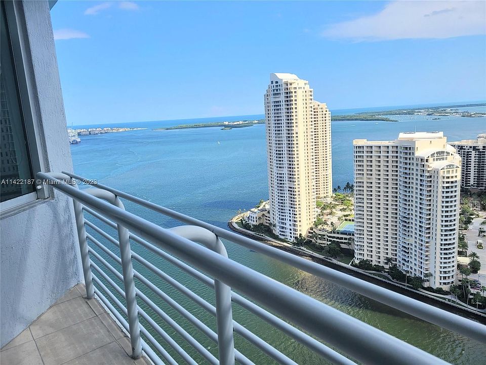 1st image of 325 Biscayne Blvd #4121
