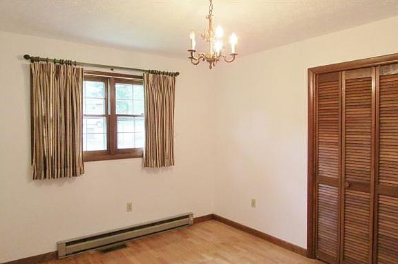 5th image of 1204 Hales Ct