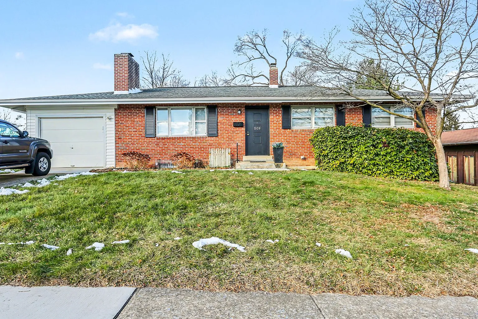 509 Grandview Ave photo 1