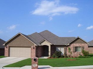 7014 N Cherokee Xing W, Warr Acres, OK 73132